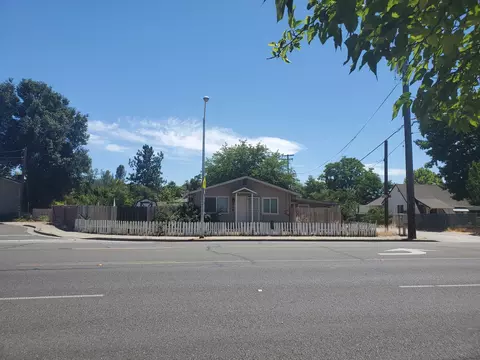 579 Hartnell Ave, Redding, CA 96002 photo 1
