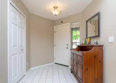 593 Armando Ave, Redding, CA 96003 photo 2