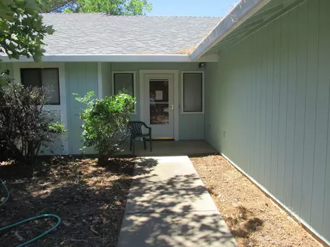 4960 Amanda Dr, Redding, CA 96002 photo 3