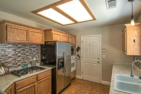 5533 Mill Pond Ln, Redding, CA 96001 photo 11