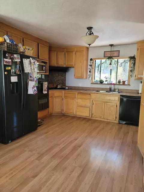 8651 Valley Vw, Redding, CA 96001 photo 11