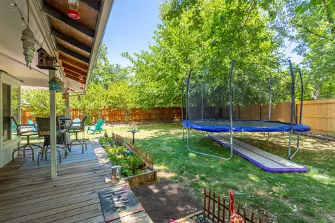 256 Newport Dr, Redding, CA 96001 photo 17