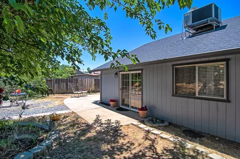 869 Springer Dr, Redding, CA 96003 photo 30