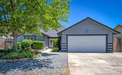 869 Springer Dr, Redding, CA 96003 photo 1