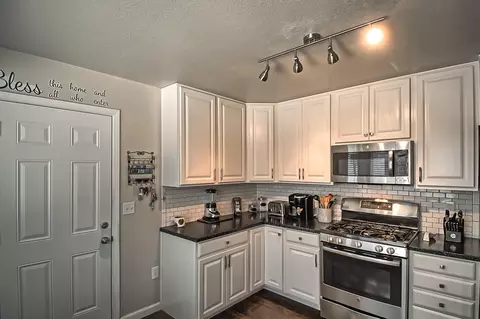869 Springer Dr, Redding, CA 96003 photo 12