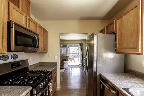 1941 Galaxy Way, Redding, CA 96002 photo 4