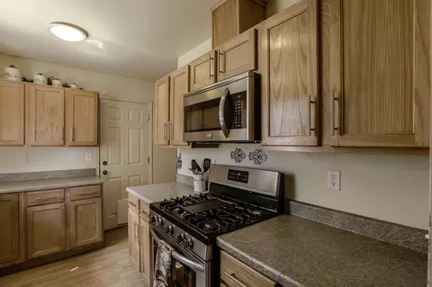 1941 Galaxy Way, Redding, CA 96002 photo 2