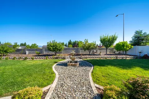 2098 Cilantro Dr, Redding, CA 96003 photo 37