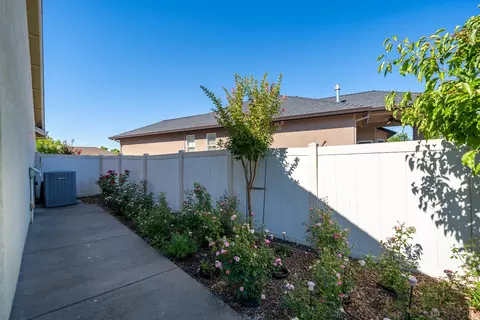 2098 Cilantro Dr, Redding, CA 96003 photo 44