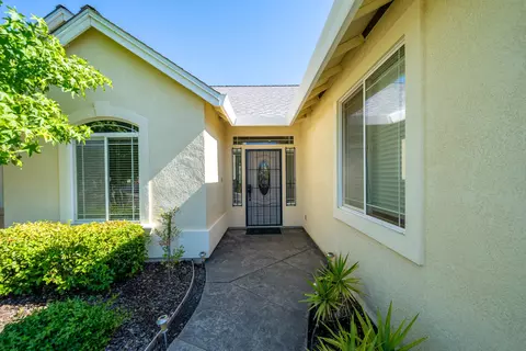 2098 Cilantro Dr, Redding, CA 96003 photo 3
