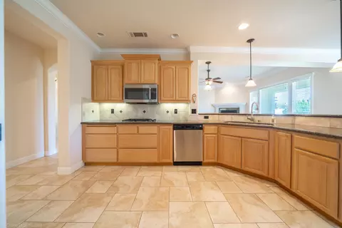 2098 Cilantro Dr, Redding, CA 96003 photo 5