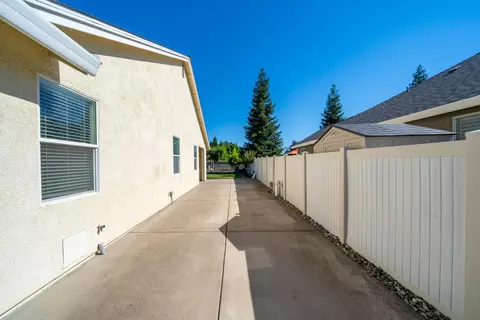 2098 Cilantro Dr, Redding, CA 96003 photo 46