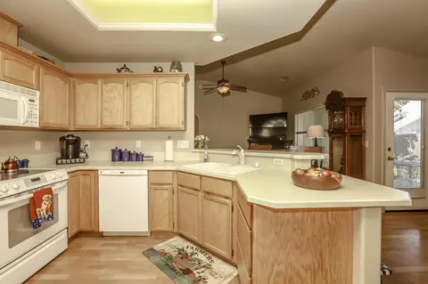 319 Mammoth Path, Redding, CA 96003 photo 5