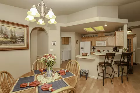 319 Mammoth Path, Redding, CA 96003 photo 7