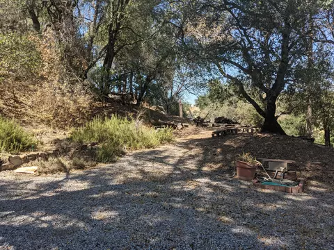22154 Loop, Redding, CA 96003 photo 3