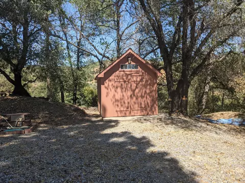 22154 Loop, Redding, CA 96003 photo 2