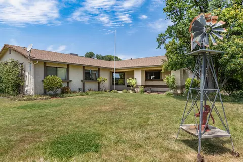 2270 Wisconsin Ave, Redding, CA 96001 photo 1