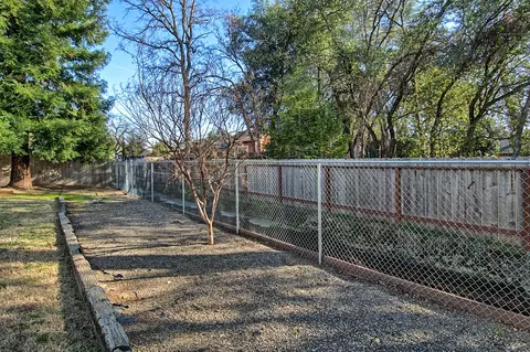 925 Oakmont Dr, Redding, CA 96003 photo 33
