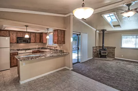 925 Oakmont Dr, Redding, CA 96003 photo 6