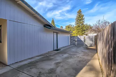 925 Oakmont Dr, Redding, CA 96003 photo 30