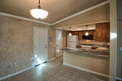 925 Oakmont Dr, Redding, CA 96003 photo 5