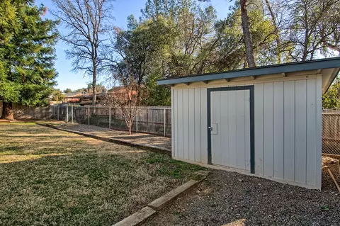 925 Oakmont Dr, Redding, CA 96003 photo 32