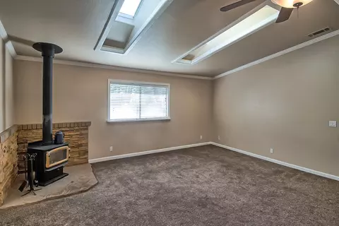 925 Oakmont Dr, Redding, CA 96003 photo 9
