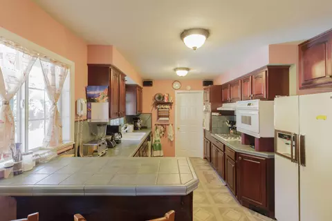 4440 Wyatt Ln, Redding, CA 96002 photo 8