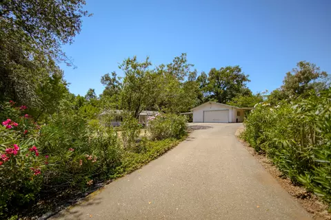 17913 Sutton Rd, Redding, CA 96003 photo 2