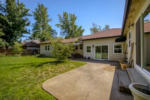 903 Sunriver Ln, Redding, CA 96001 photo 38
