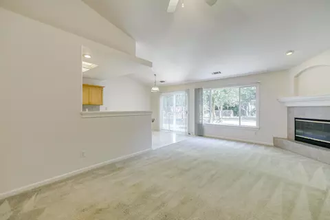 19326 Kinene Ct, Redding, CA 96003 photo 4