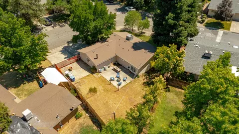 860 Christine Ave, Redding, CA 96003 photo 19