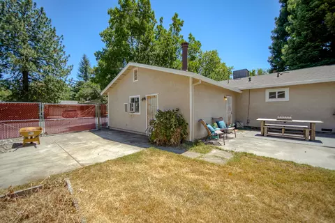 860 Christine Ave, Redding, CA 96003 photo 17
