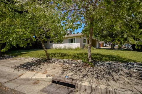 860 Christine Ave, Redding, CA 96003 photo 43