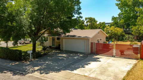860 Christine Ave, Redding, CA 96003 photo 13