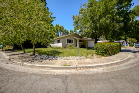 860 Christine Ave, Redding, CA 96003 photo 20