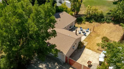 860 Christine Ave, Redding, CA 96003 photo 51