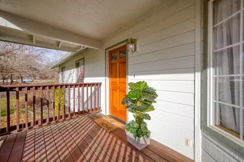18136 Blackberry Ln, Redding, CA 96003 photo 3