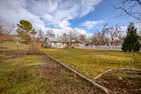 18136 Blackberry Ln, Redding, CA 96003 photo 31
