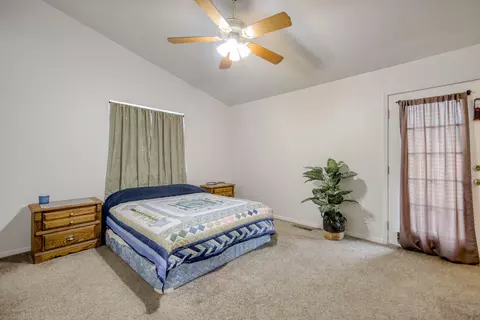 18136 Blackberry Ln, Redding, CA 96003 photo 16