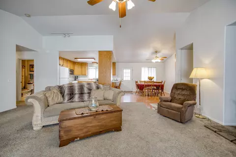 18136 Blackberry Ln, Redding, CA 96003 photo 7