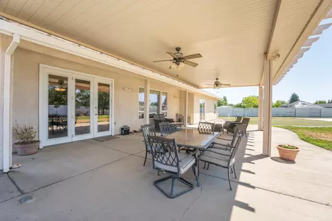 498 Amherst Pl, Redding, CA 96003 photo 6