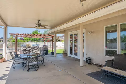 498 Amherst Pl, Redding, CA 96003 photo 9