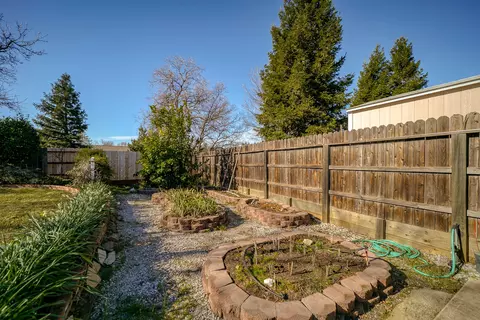1440 Lavender Way, Redding, CA 96003 photo 16