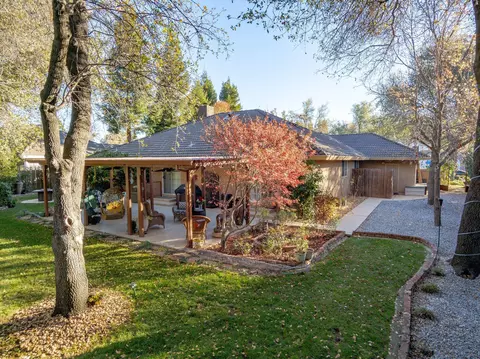 4164 Saratoga, Redding, CA 96002 photo 5