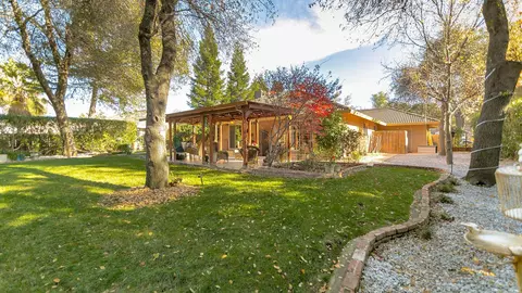 4164 Saratoga, Redding, CA 96002 photo 4