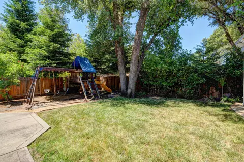 2113 Western Oak Dr, Redding, CA 96002 photo 52
