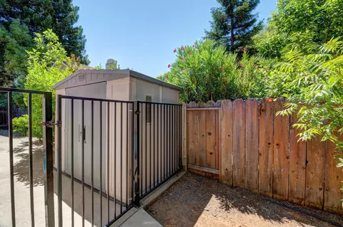 2113 Western Oak Dr, Redding, CA 96002 photo 55