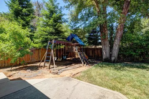 2113 Western Oak Dr, Redding, CA 96002 photo 53