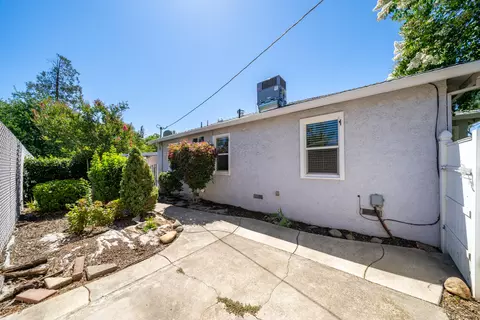 5567 E Bonnyview Rd, Redding, CA 96001 photo 34